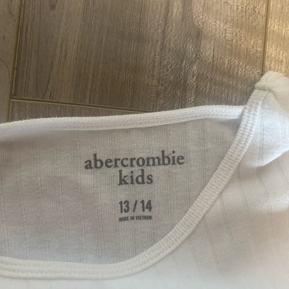 Girls Vintage Ruffled Tee - abercrombie kids - Picture 2 of 3